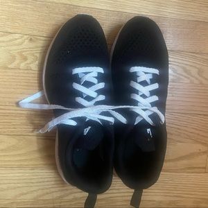 APL techloom pro 9.5 running shoes